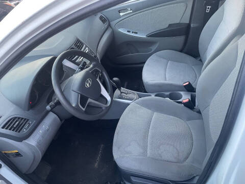 2013 Hyundai Accent GS