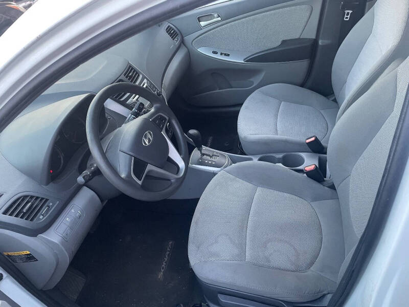 2013 Hyundai Accent GS