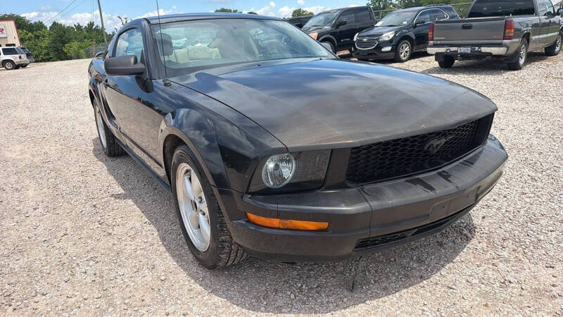 2005 Ford Mustang V6 Deluxe