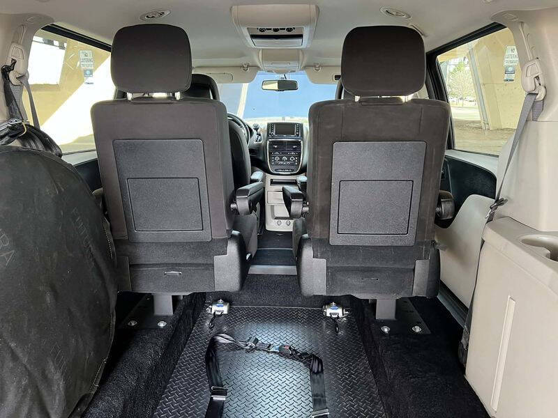 2017 Dodge Grand Caravan SE - Photo 35