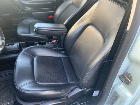 2010 Volkswagen New Beetle Base PZEV