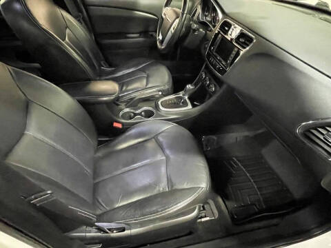 2011 Chrysler 200 Limited