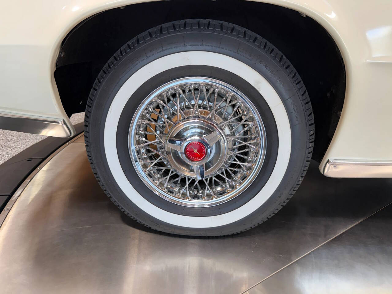 1967 Ford Thunderbird 32