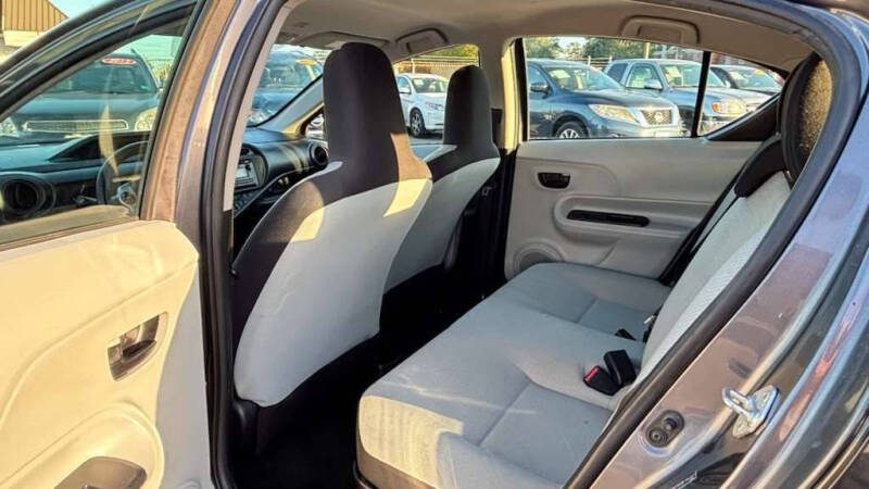 2014 Toyota Prius c Two