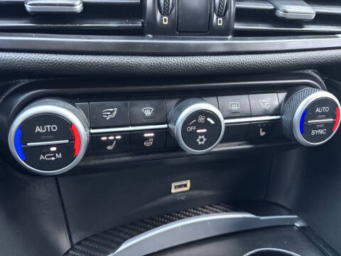 2017 Alfa Romeo Giulia Quadrifoglio