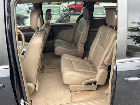 2013 Chrysler Town and Country Touring