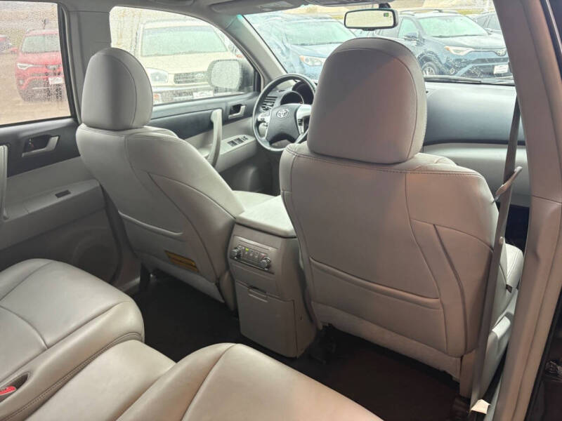 2013 Toyota Highlander SE