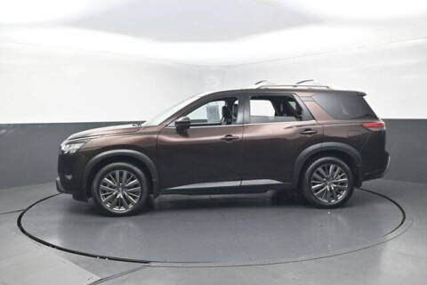 2022 Nissan Pathfinder SL