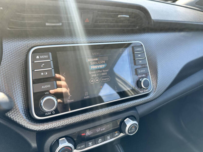 2020 Nissan Kicks SR