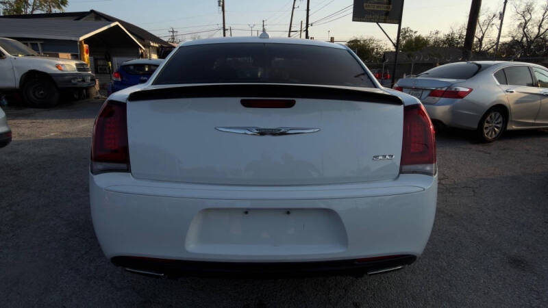 2019 Chrysler 300 Touring