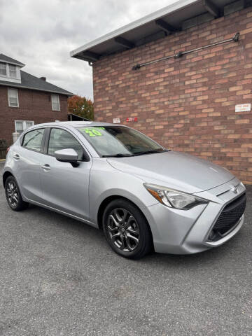 2020 Toyota Yaris Hatchback LE