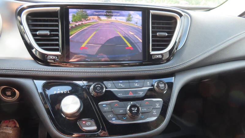 2024 Chrysler Pacifica Touring