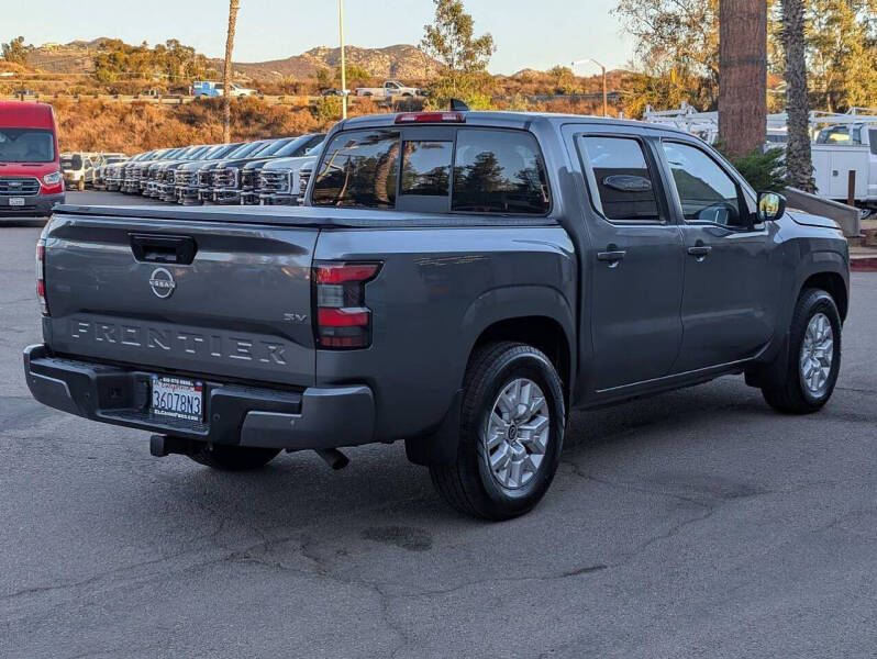 2022 Nissan Frontier SV