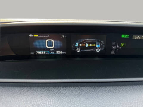 2021 Toyota Prius LE