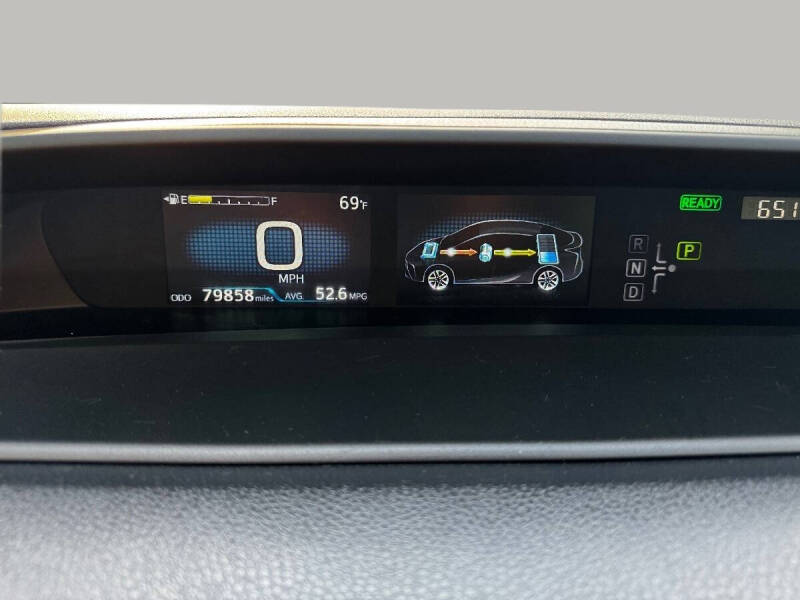 2021 Toyota Prius LE