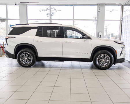 2025 Chevrolet Traverse LT