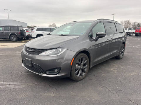 2020 Chrysler Pacifica Touring L