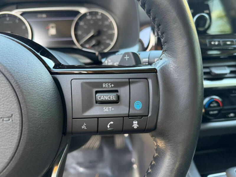 2023 Nissan Pathfinder SL