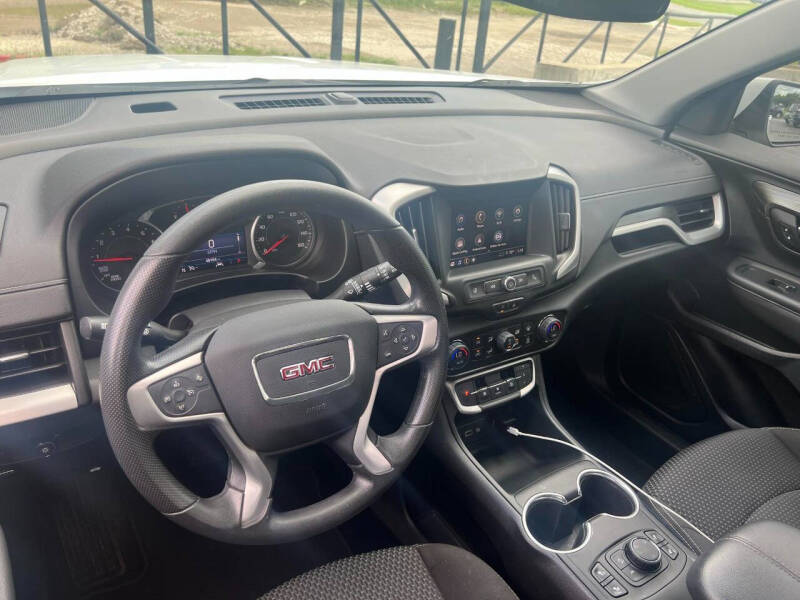 2022 GMC Terrain SLE photo 7