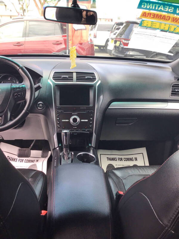 2017 Ford Explorer Sport