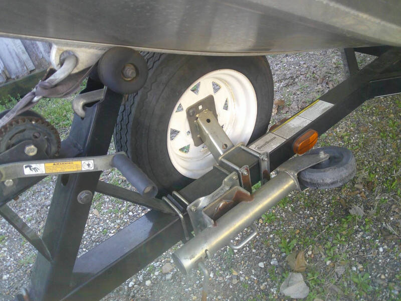 2009 Tracker BASS TRACKER