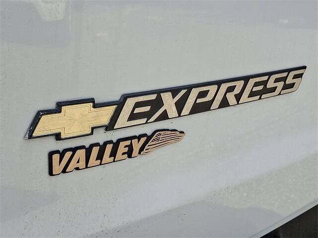 2023 Chevrolet Express 2500