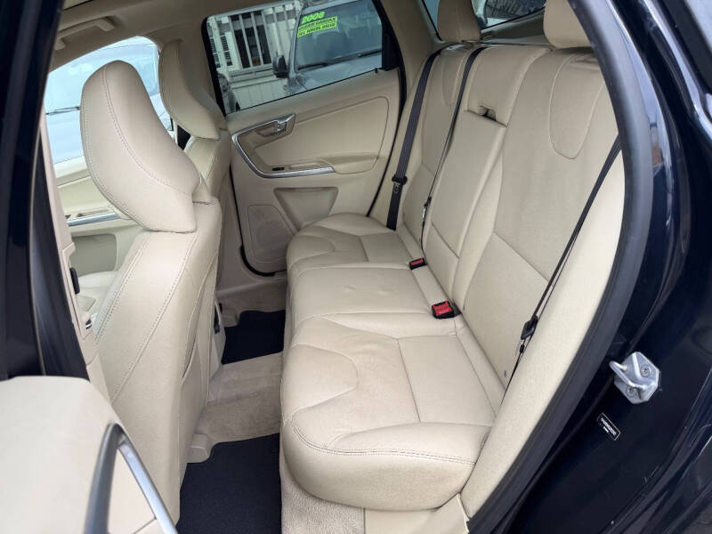 2016 Volvo XC60 T5 Drive-E Platinum