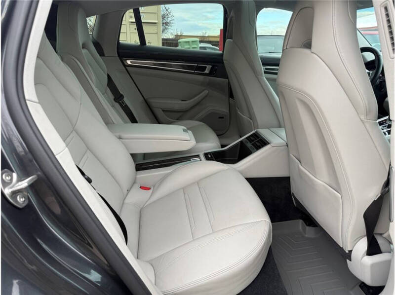 2017 Porsche Panamera 4S