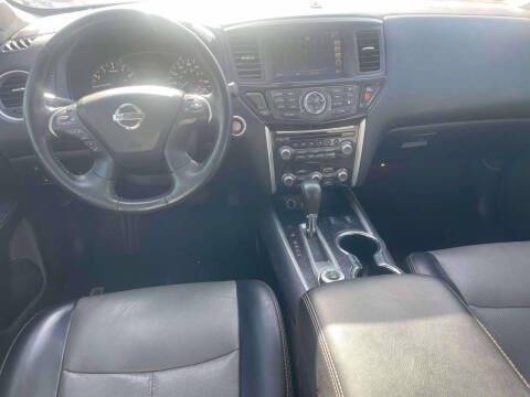 2020 Nissan Pathfinder SL