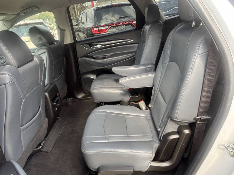 2021 Buick Enclave Essence