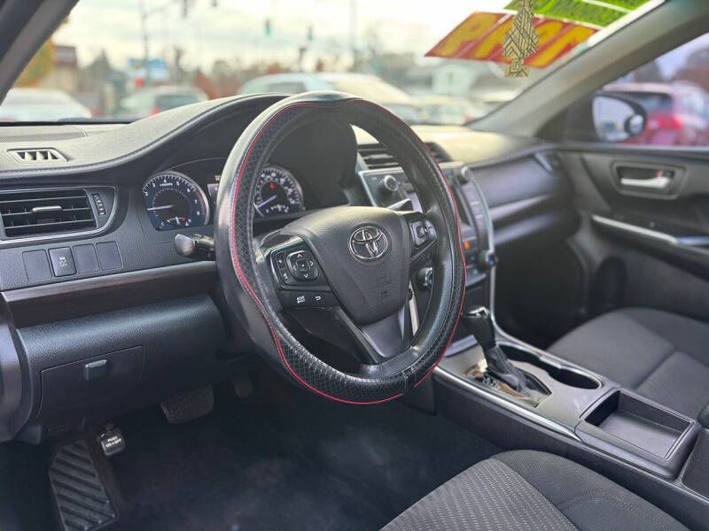 2016 Toyota Camry LE