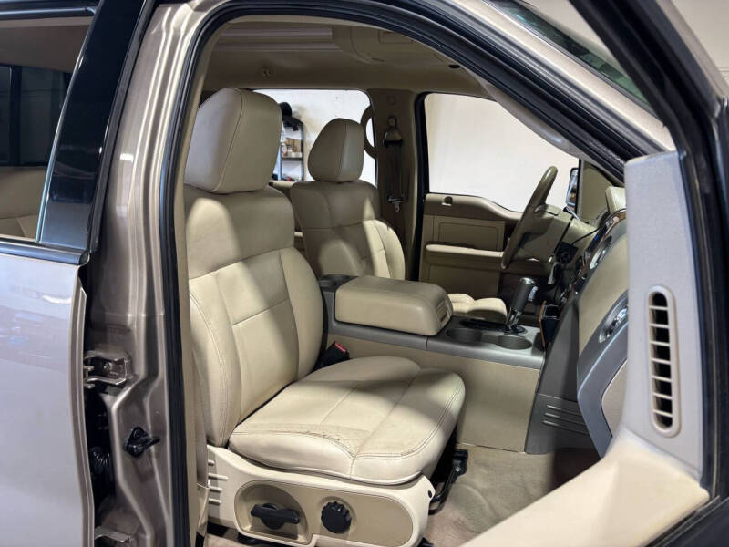 2004 Ford F-150 Lariat