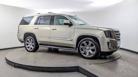 2016 Cadillac Escalade Luxury Collection