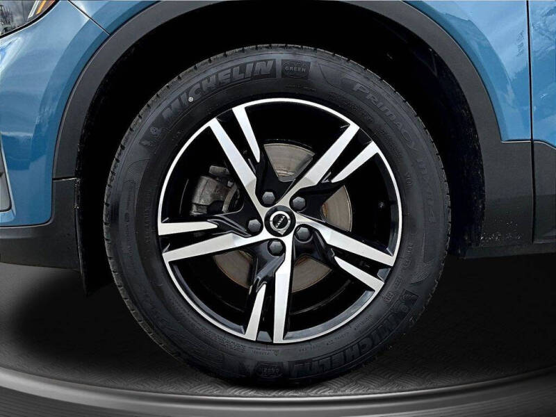 2023 Volvo XC40 B5 Core