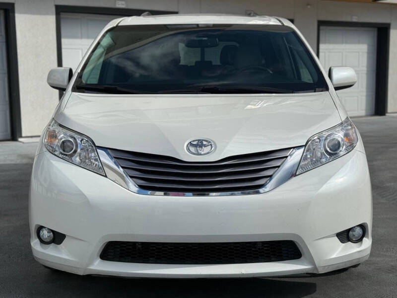 2017 Toyota Sienna XLE 7-Passenger
