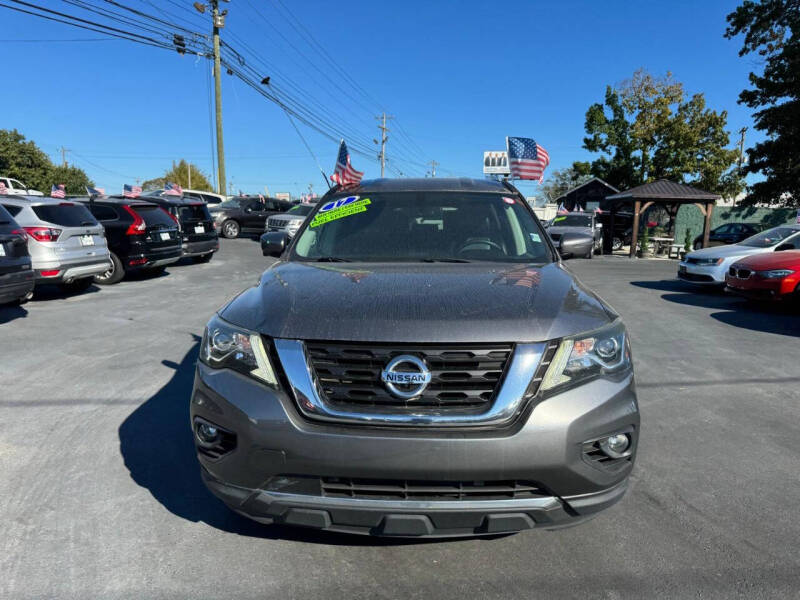 2017 Nissan Pathfinder SL