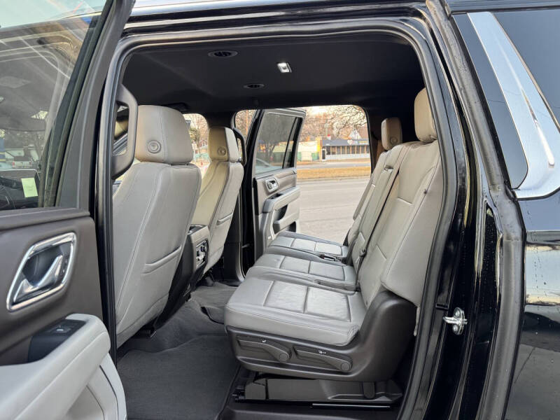 2023 Chevrolet Suburban LT