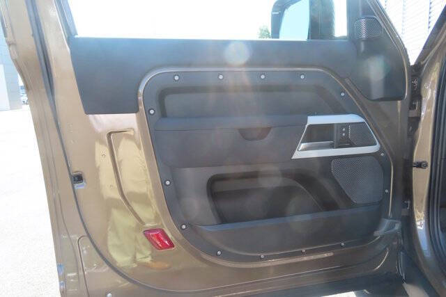 2023 Land Rover Defender 90 S