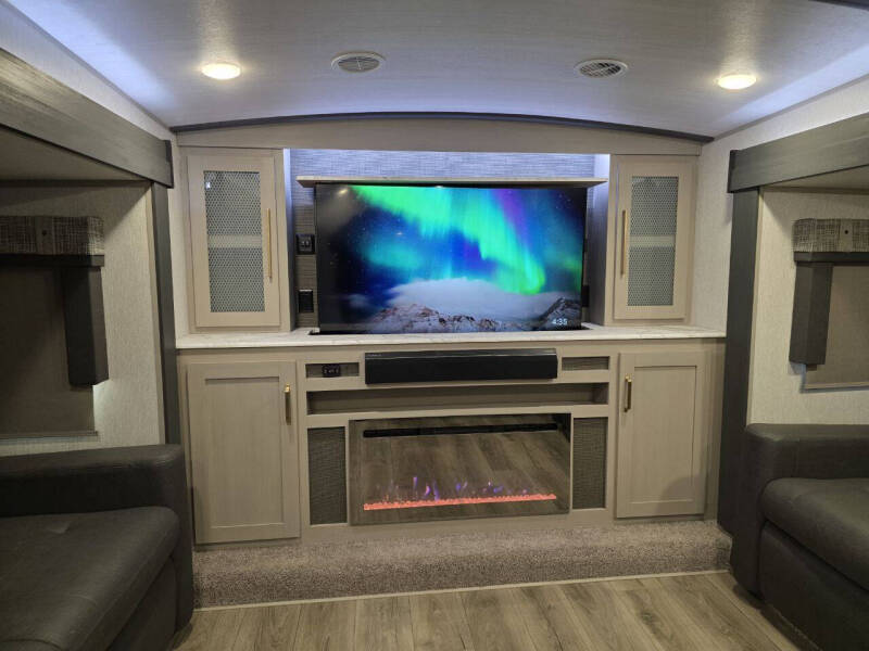 2024 Forest River Heritage Glen 36FL