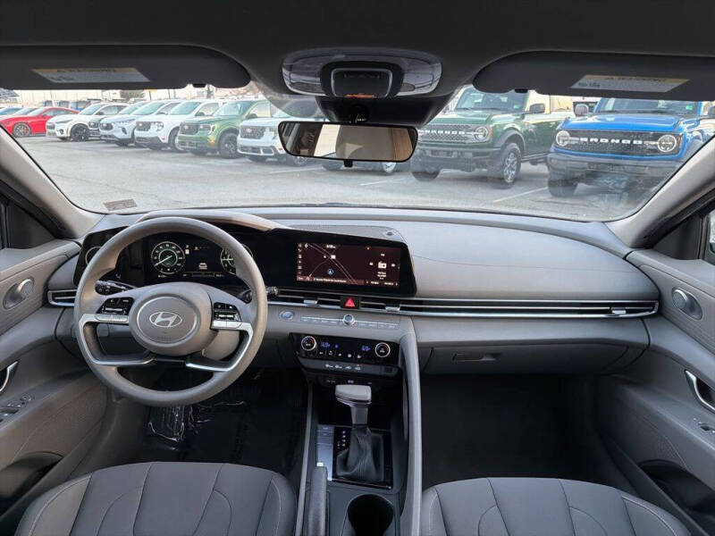 2024 Hyundai Elantra SEL