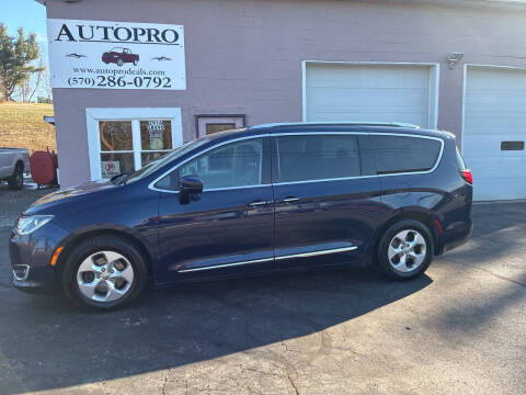 2017 Chrysler Pacifica Touring-L Plus