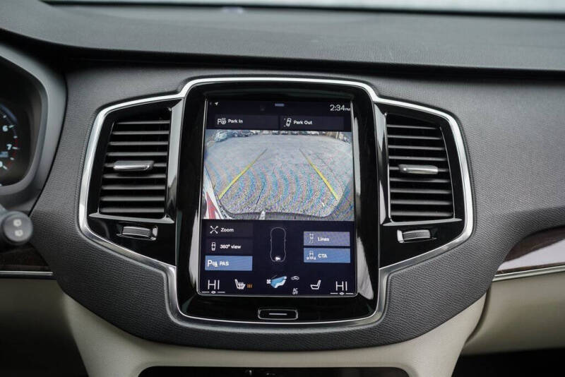 2017 Volvo XC90 T5 Momentum