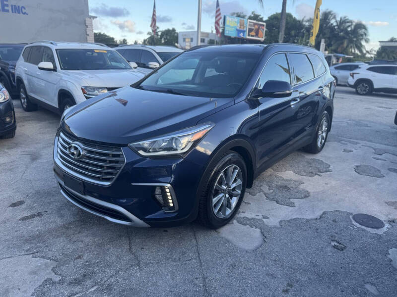 2017 Hyundai Santa Fe SE's photo