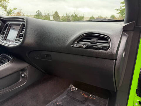 2017 Dodge Challenger 392 HEMI Scat Pack Shaker