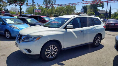 2016 Nissan Pathfinder S