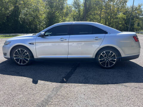 2018 Ford Taurus SEL