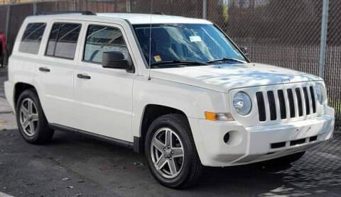 2009 Jeep Patriot for sale at Square Business Automotive in Milwaukee WI