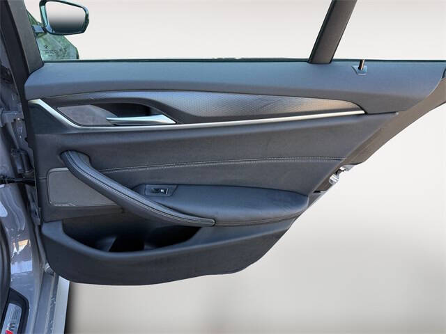 2022 BMW 5 Series 530i