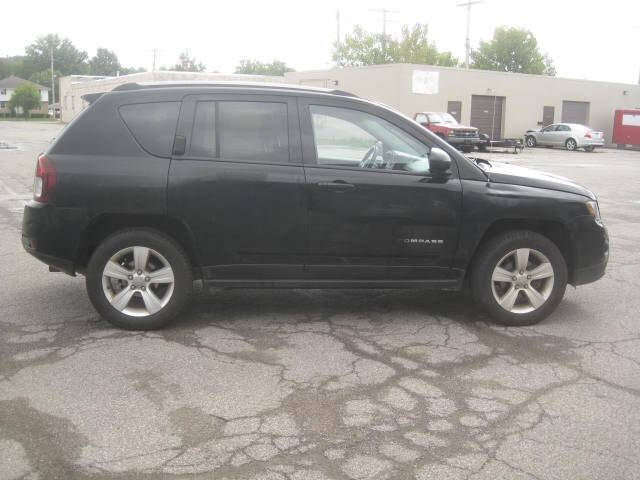 2016 Jeep Compass Sport photo 4