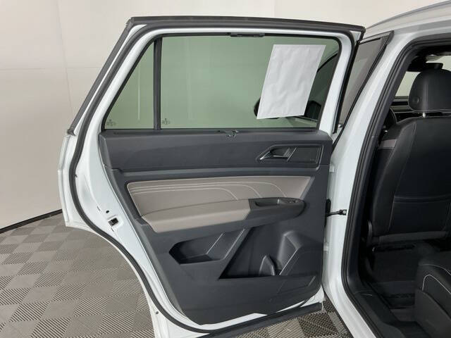 2022 Volkswagen Atlas Cross Sport V6 SEL Premium R-Line 4Motion